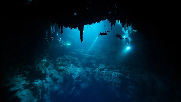The Pit scuba diving Cancun
